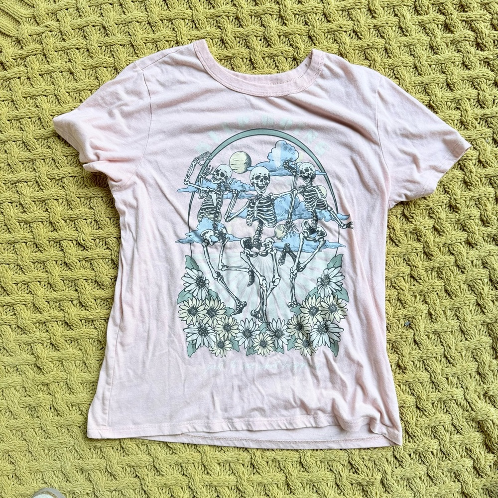Zoe + Liv “Keep Going Just To See What Happens” T Shirt Small Skeletons Pink